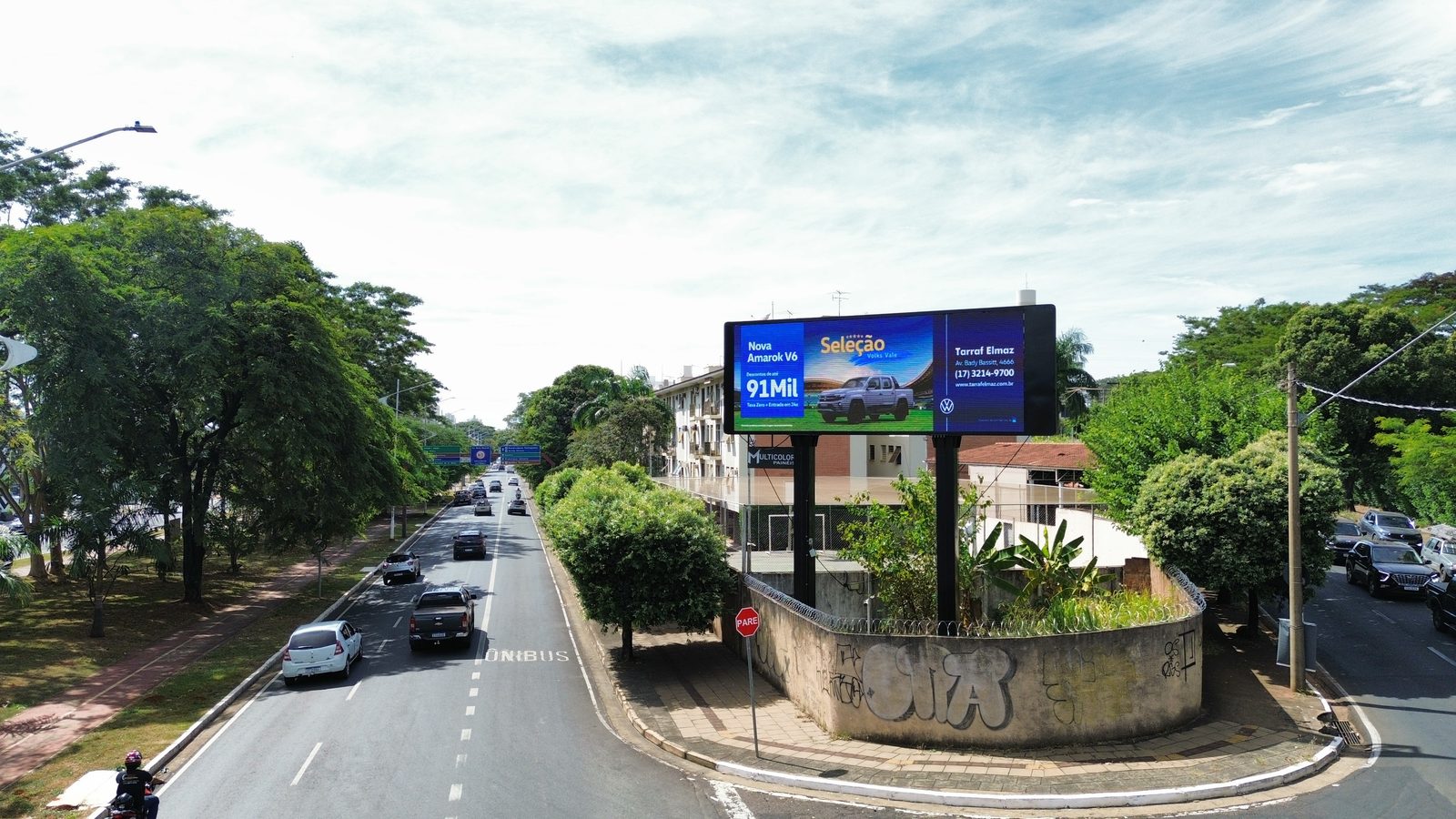 Super Painel horizontal Av. Bady Bassit 5379 com campanha Volkswagen